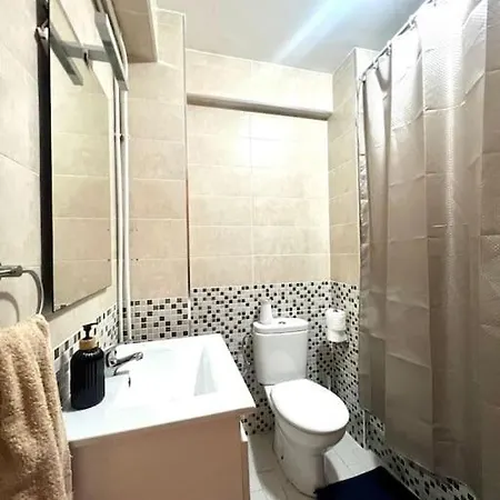 Exclusiva Habitacion, Frente A Estadio Balaidos A Pocos Minutos De La Playa! Homestay *