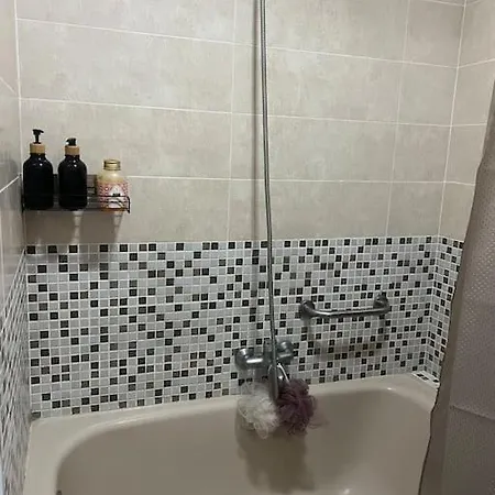 Exclusiva Habitacion, Frente A Estadio Balaidos A Pocos Minutos De La Playa! *